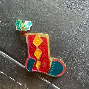 Colorful Palette Vintage Christmas stocking pin w/Holly, in Gold tone, Unmarked
